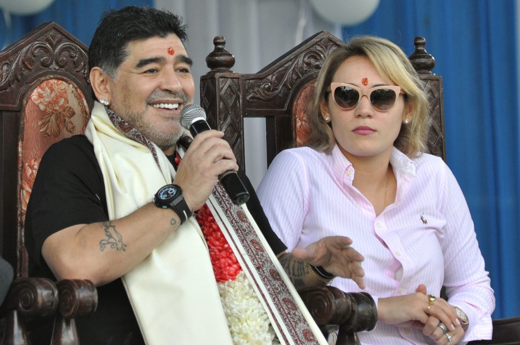 Diego Maradona junto a Rocío Oliva.